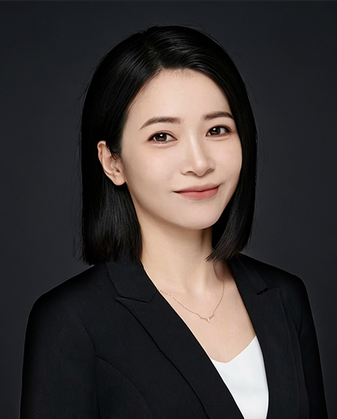 Cindy — Giám đốc hành chính